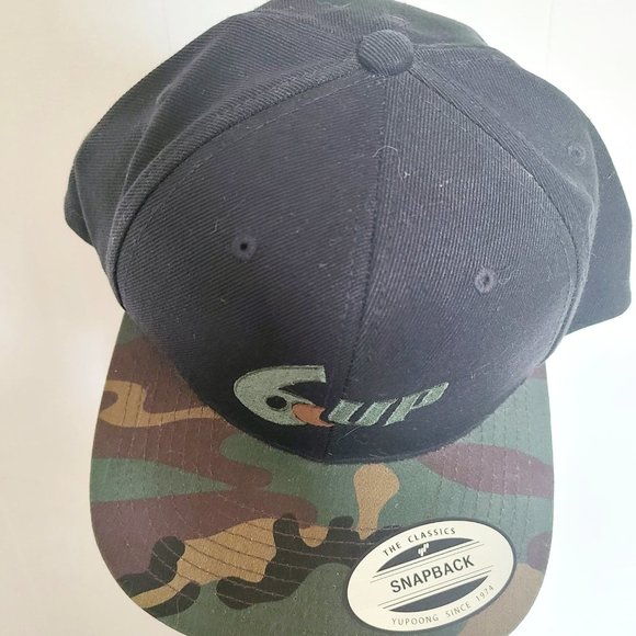 NWT Lids Yupoong 6Up Snapback Black and Camo Hat - One Size Adjustable - Picture 5 of 6